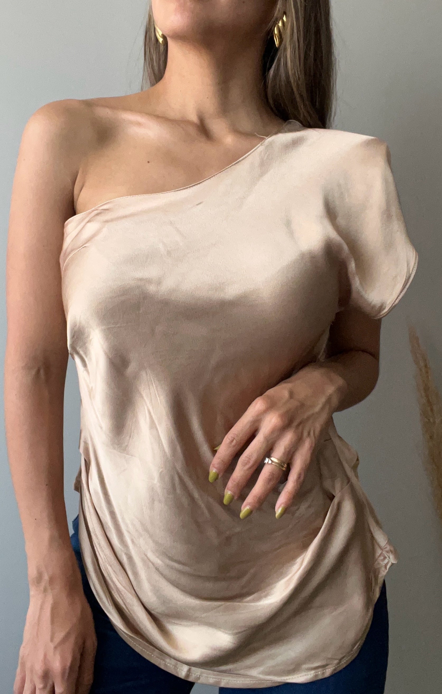 Blusa asimetrica Aurora