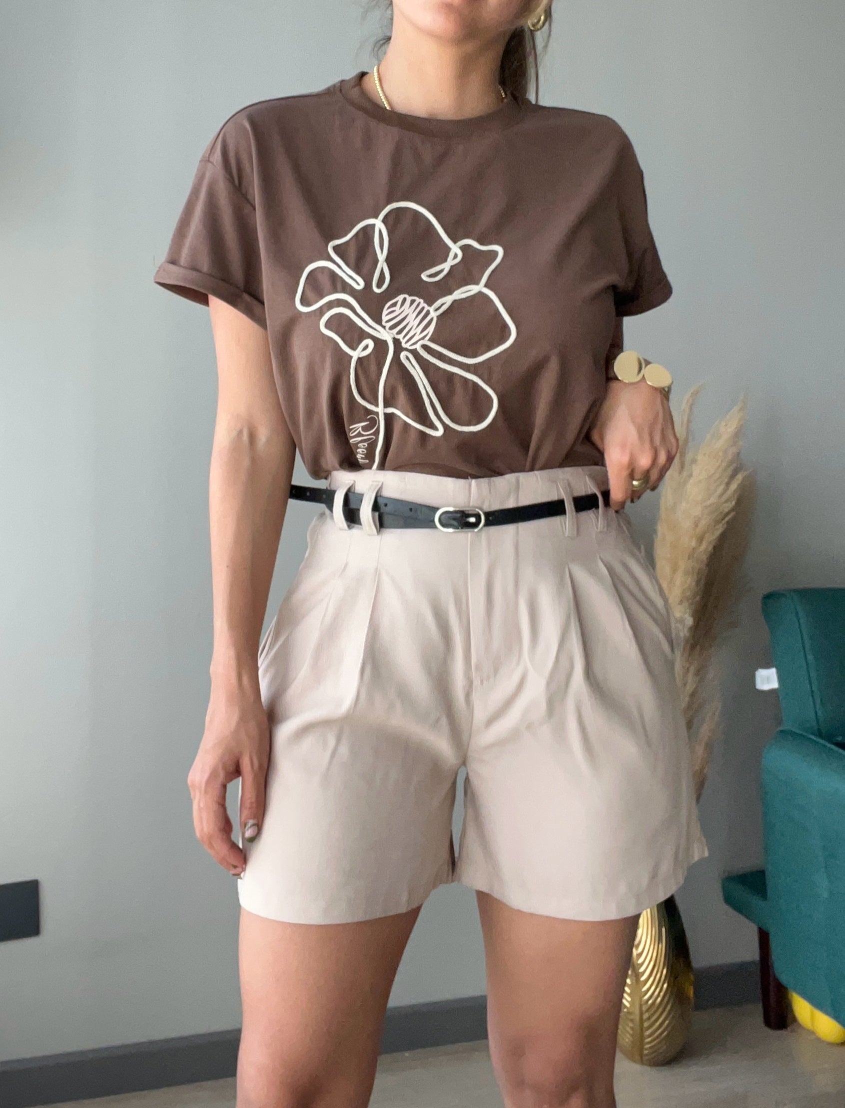 Short Valdivia