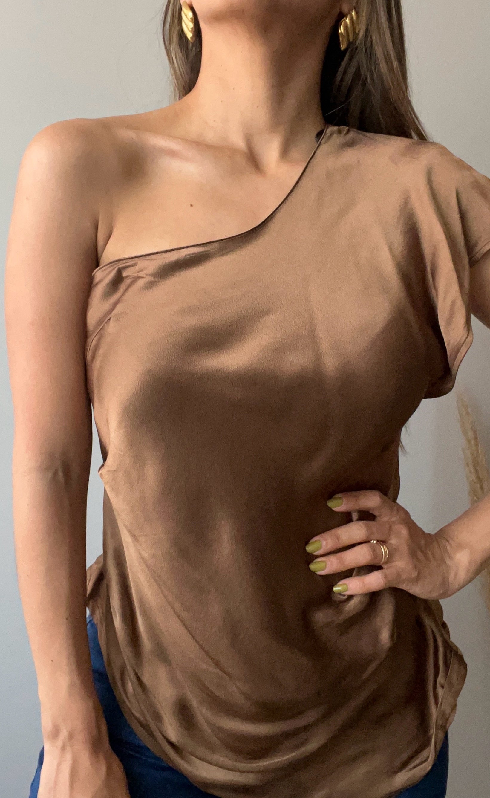 Blusa asimetrica Aurora