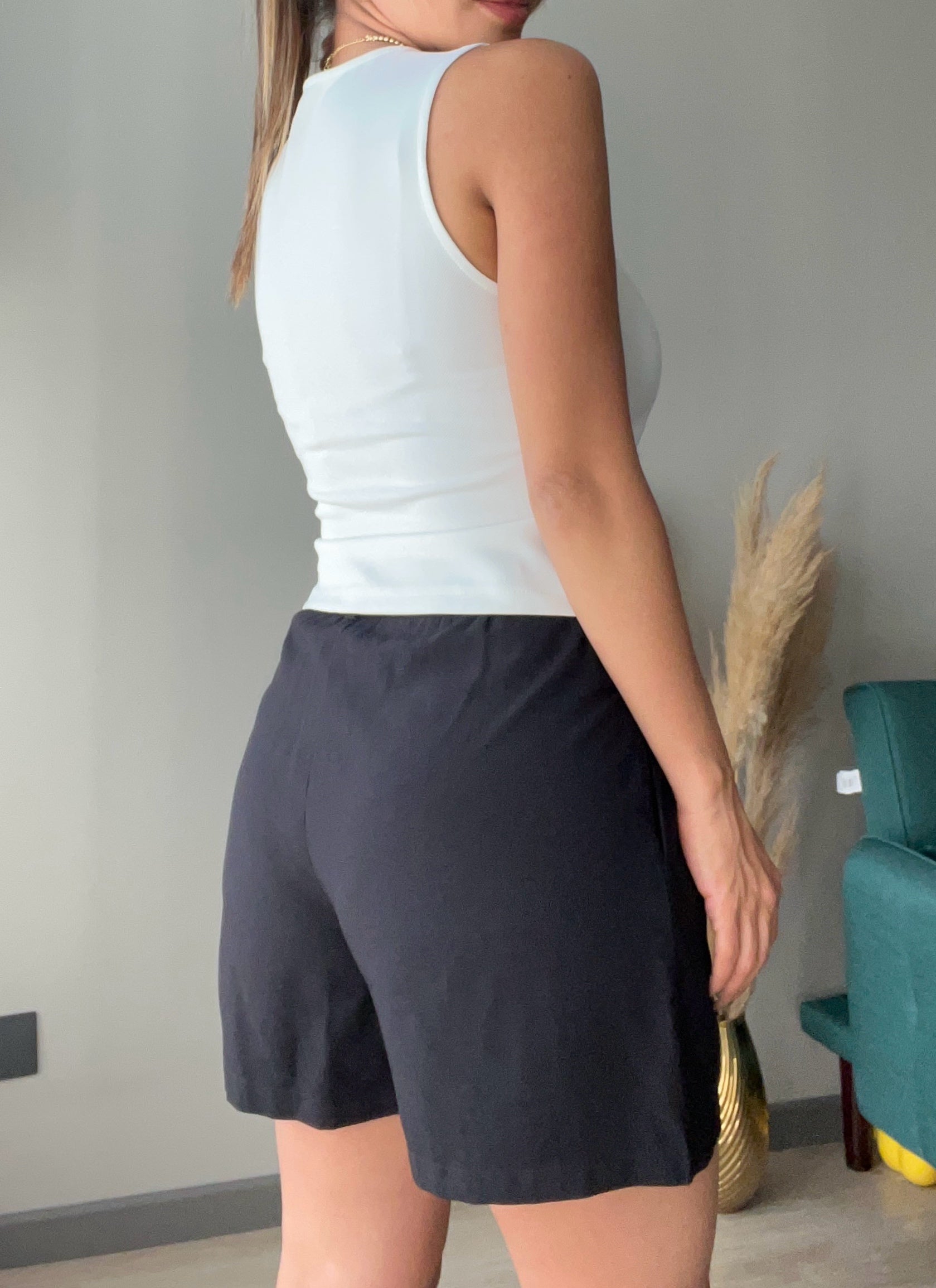 Short Valdivia
