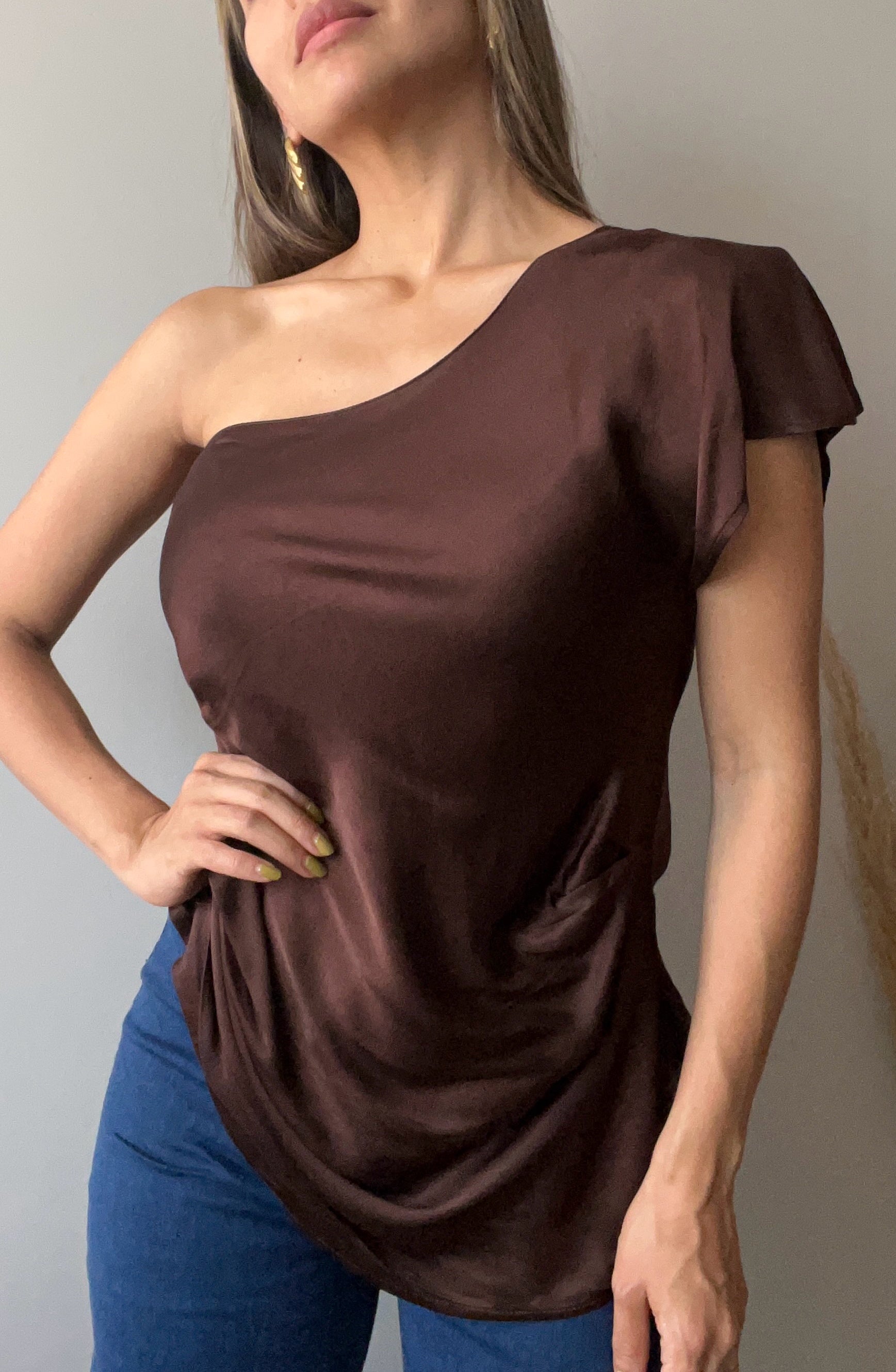 Blusa asimetrica Aurora