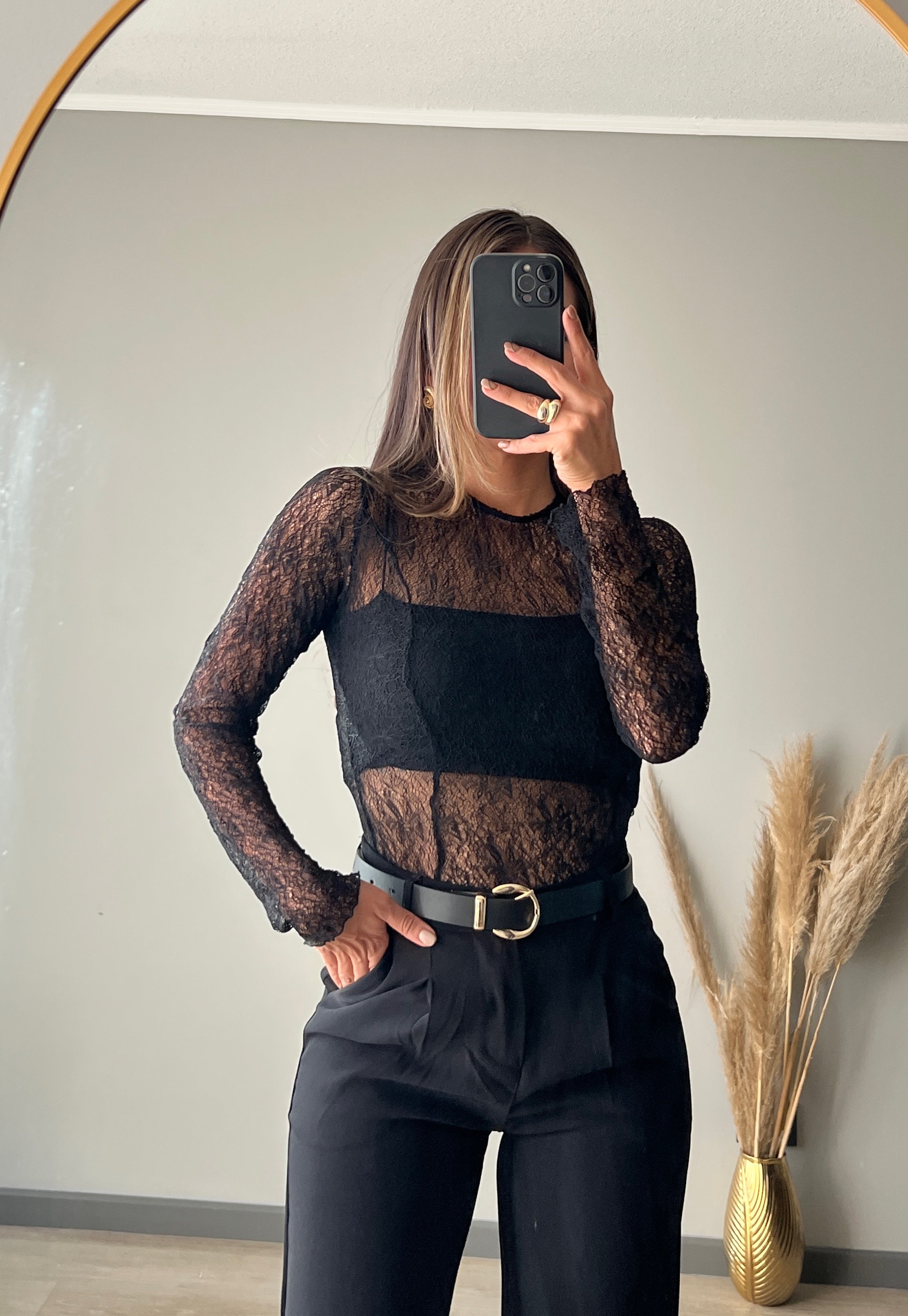 Polera encaje trendy