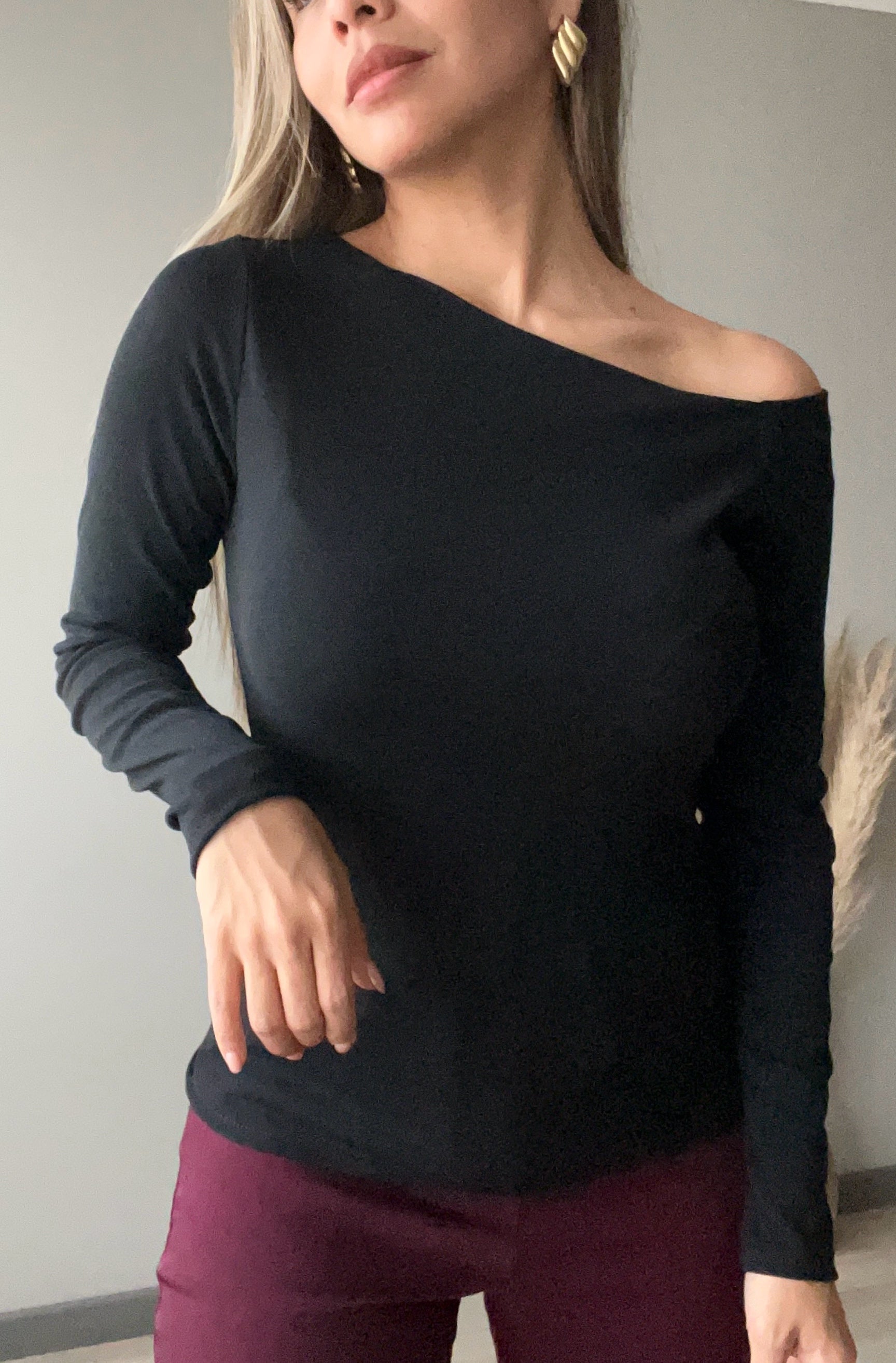 Polera asimetrica Lourdes